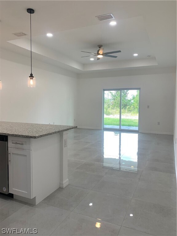 Building Photo - 4882 Golfview Blvd