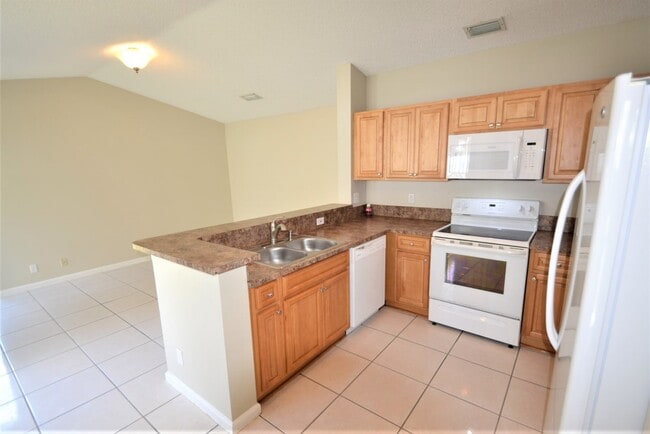 Building Photo - 1087 SW 104th Way