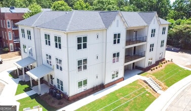 Building Photo - 260 Martha Dr