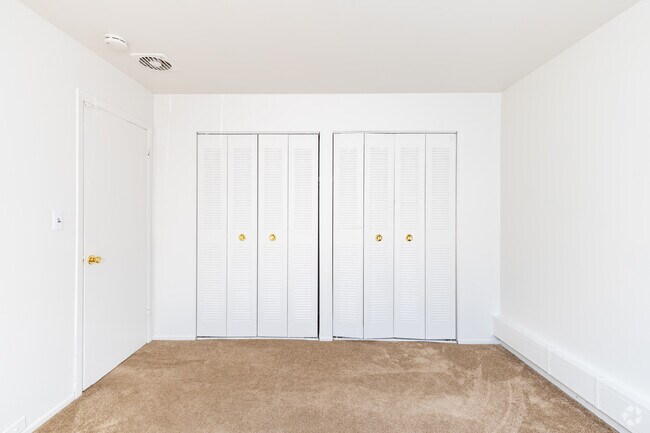 1BR, 1BA - 702SF - Dormitorio - Princeton Square