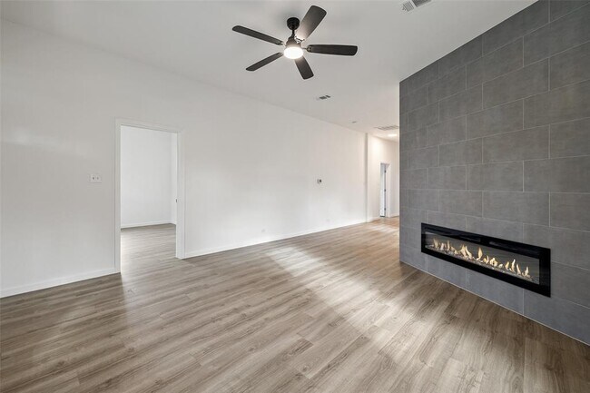 Foto del edificio - 707 W 7th St