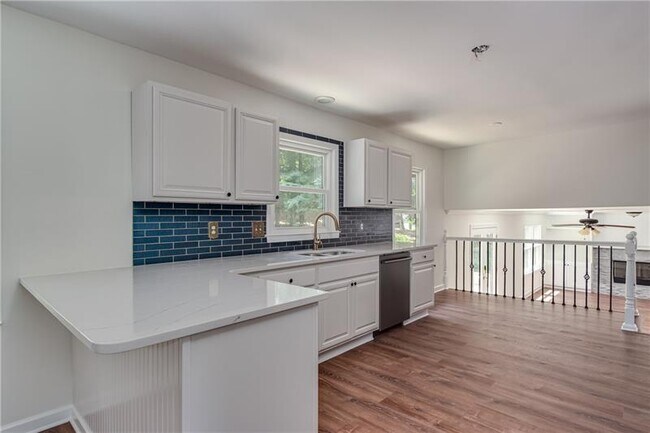 Building Photo - 1727 Windsorbrooke Dr