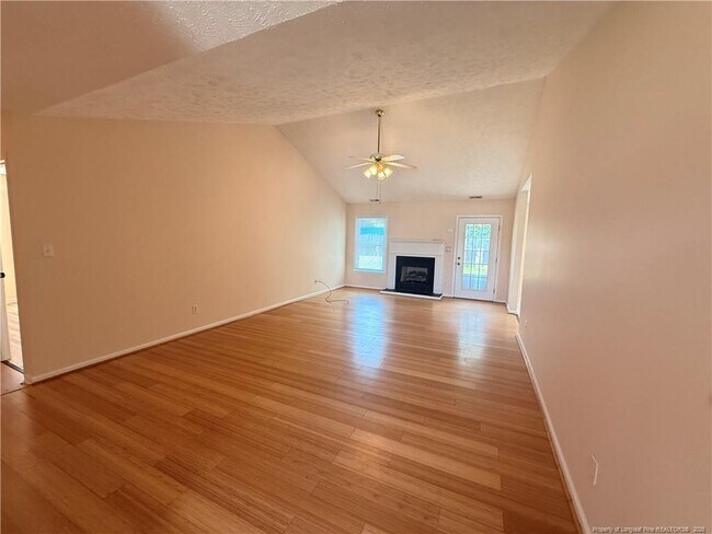 Building Photo - 7229 Tollhouse Dr