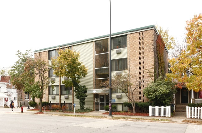 Building Photo - 344 S Division St