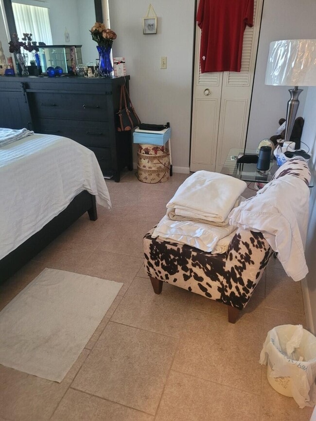 Building Photo - 2302 Sunrise Blvd