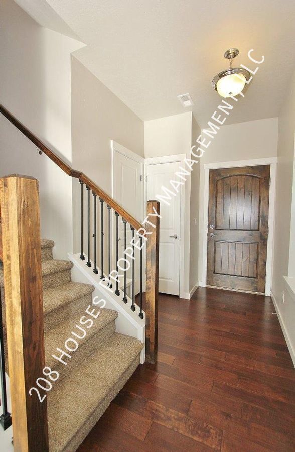 Building Photo - Premier Patio Home In Quiet Neighborhood