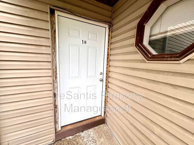 Foto del edificio - 146 Maplewood Avenue