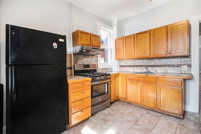 Building Photo - 4011 Palisade Ave