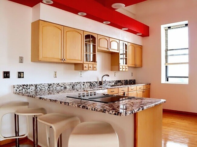 Foto del edificio - Spacious 3BR House in Toledo