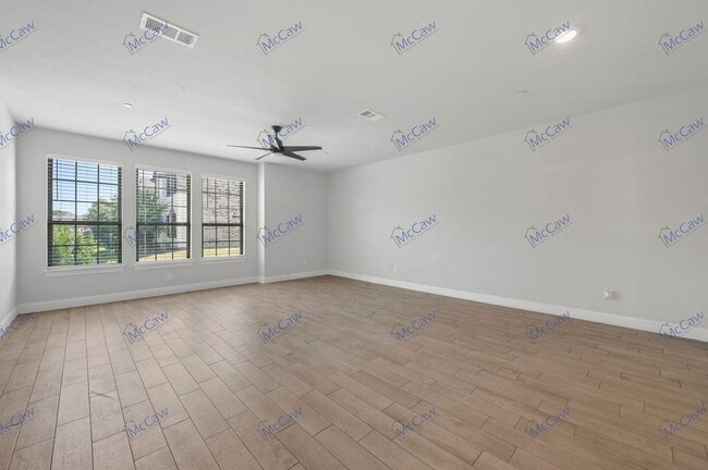 Foto del edificio - 807 Ponds Edge Ln