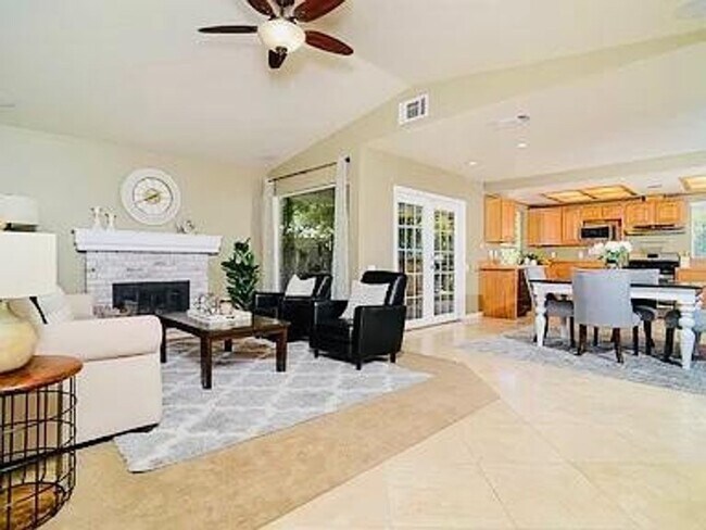 Foto del edificio - 3 Bedroom Single Family Home in Rancho Cor...