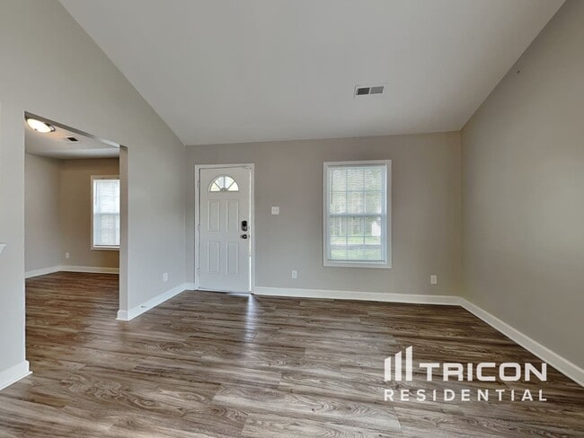 Building Photo - 112 Maple Crest Dr