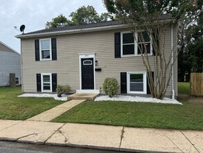 Building Photo - 251 Locust Ln