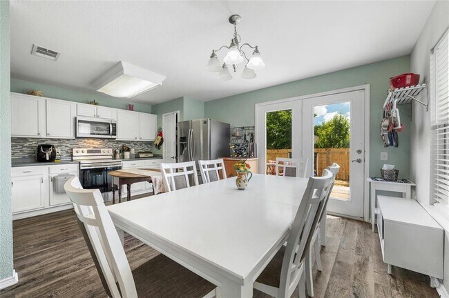 Foto del edificio - 5601 Viewpoint Dr