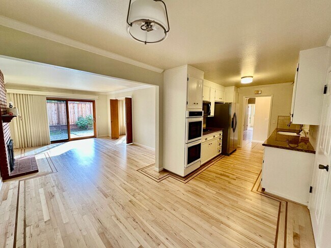 Foto del edificio - Single Story with Cupertino Schools