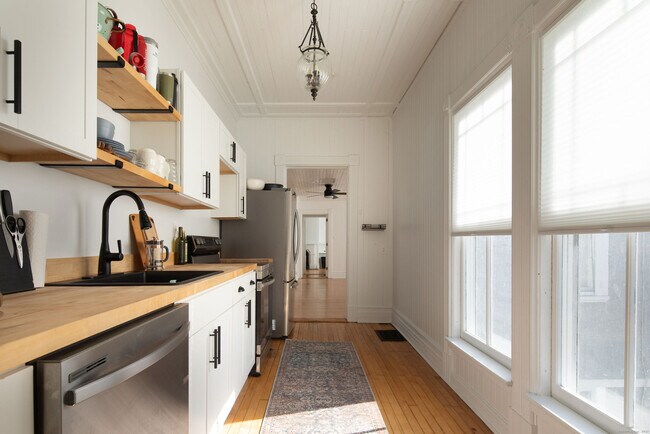 Foto del edificio - 362 Lime Rock Rd