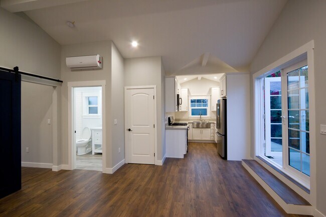 Foto del edificio - 6529 W 84th St