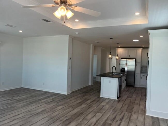 Building Photo - 41094 Roselle Lp