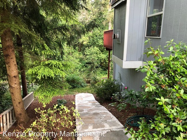 Foto del edificio - 6018 Silver Oaks Ct SE