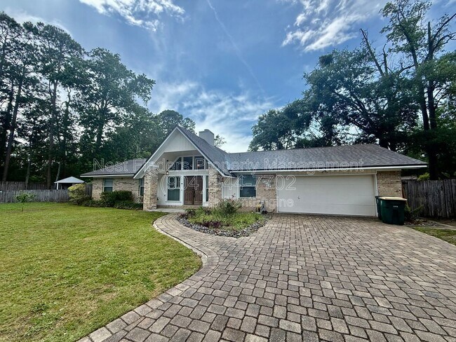 Foto del edificio - 7007 Holiday Hill Ct
