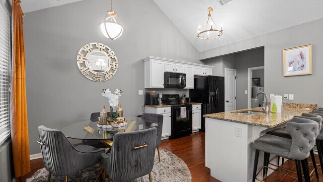 Building Photo - 807 Oshields Ct