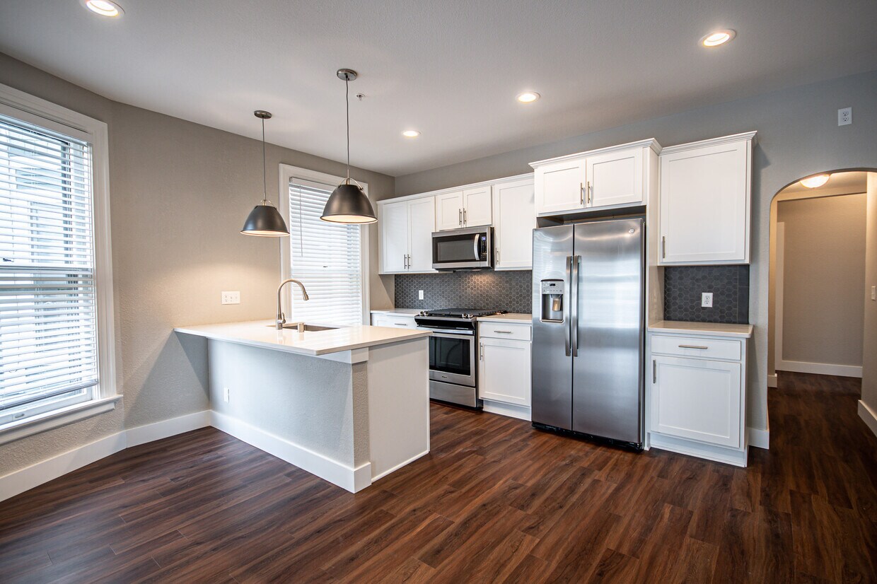 Foto principal - 1659 N Van Buren St