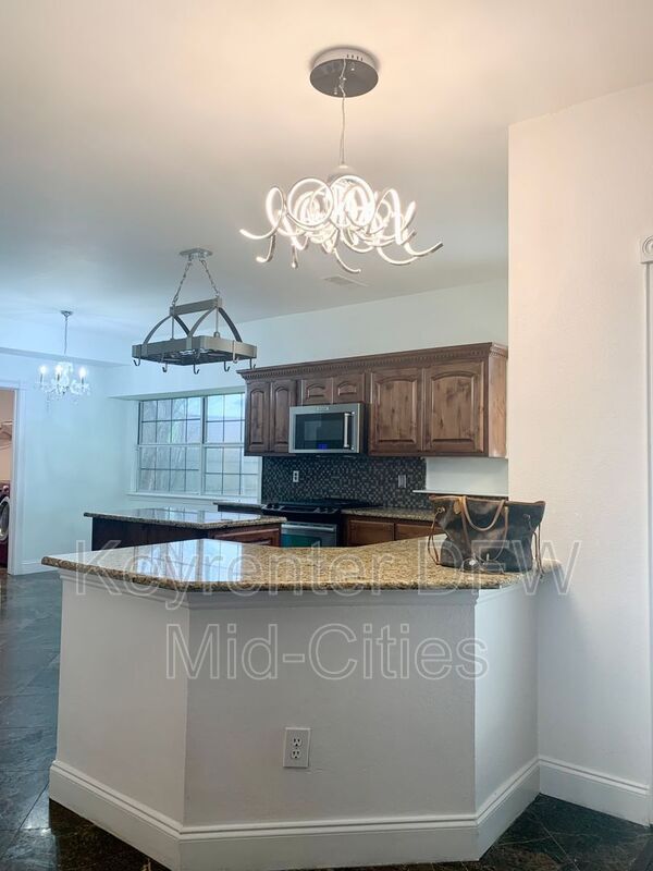 Foto del edificio - 5814 Gloucester Ct
