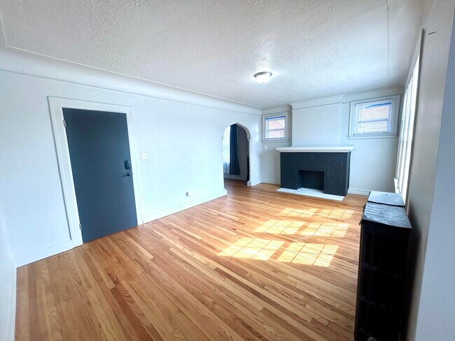 Foto del edificio - 4052 Tyler St