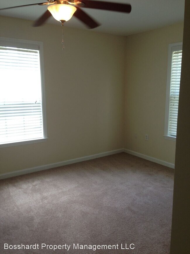 Building Photo - 3 br, 3 bath House - 7174 SW 5th Rd #251
