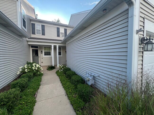 Foto del edificio - 2820 White Thorn Cir