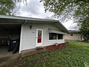 Building Photo - 1328 Hilltop Dr