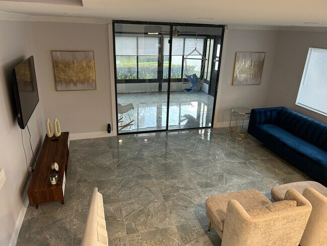 Building Photo - 7690 Lago Del Mar Dr