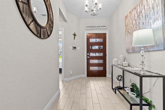 Building Photo - 118 King Thistle Ct