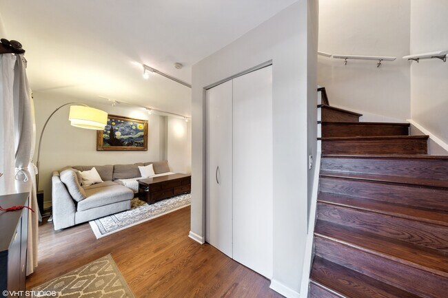 Foto del edificio - 603 W Dickens Ave