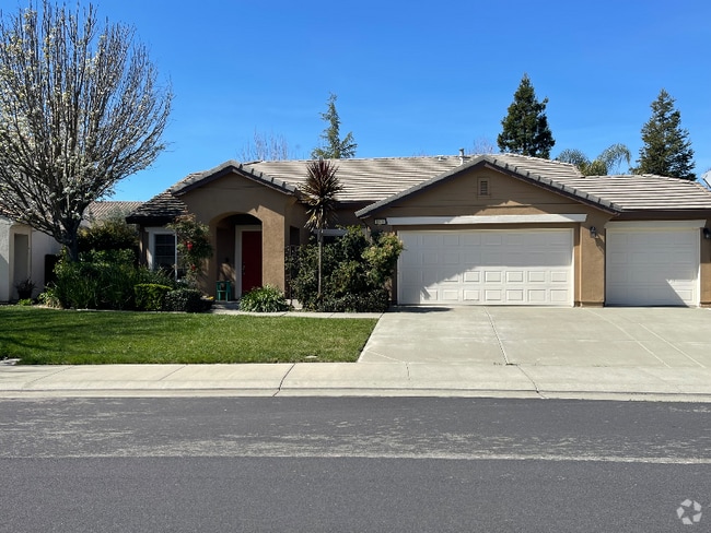 Building Photo - 1610 Bello Dr