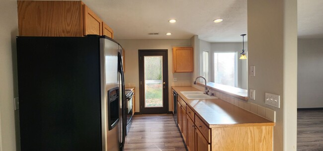 Foto del edificio - Beautiful 3 Bed, 2 Bath Home w/ Office in ...