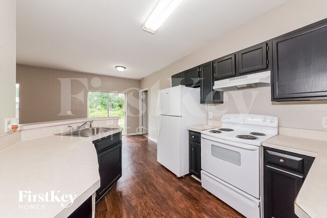Building Photo - 2621 Atwater Dr