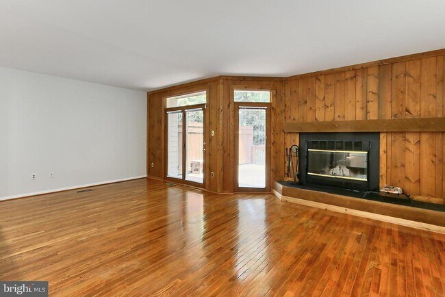 Foto del edificio - 4021 Lake Glen Rd