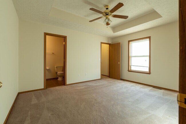 Building Photo - 1206 E Hampton Dr