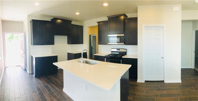 Building Photo - 1611 Adobe Walls Way