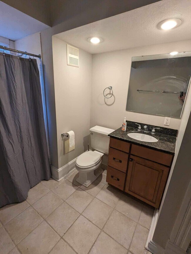 1st bathroom - 1003-2 Broadway St