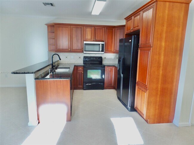 Building Photo - 4744 SW 165th Ave
