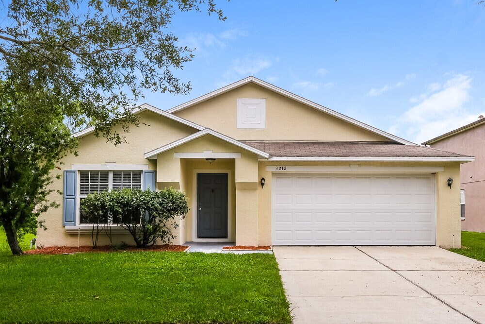 Primary Photo - 3212 Amberley Park Cir