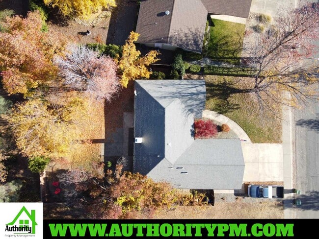 Building Photo - 4470 Moyvane Dr