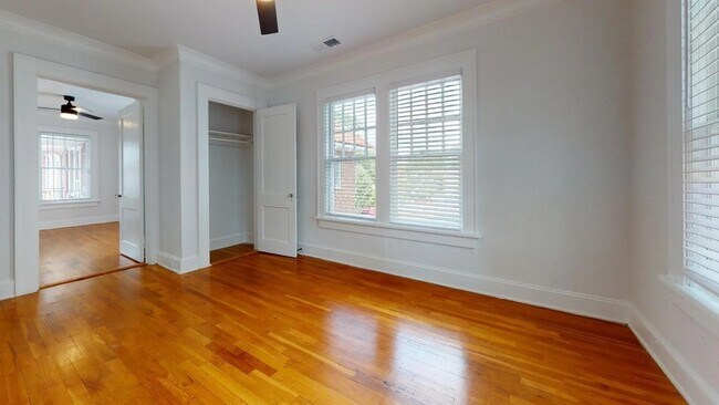 Building Photo - 305 E Ponce de Leon Ave
