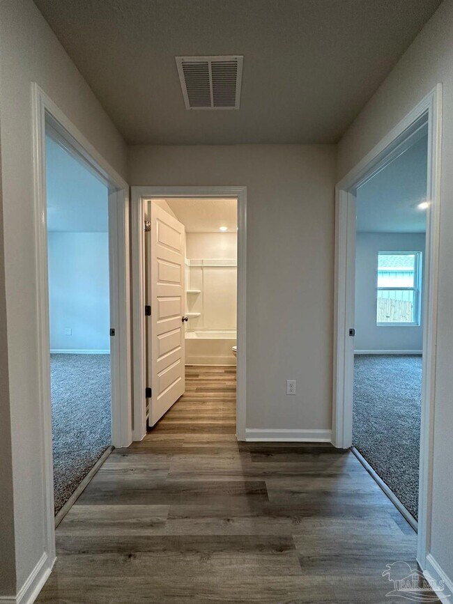 Foto del edificio - 4378 Redbay Ct