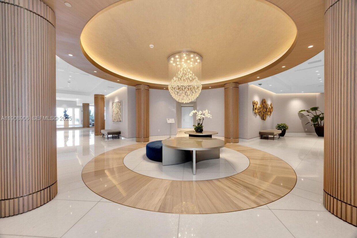 Primary Photo - 888 Brickell Key Dr