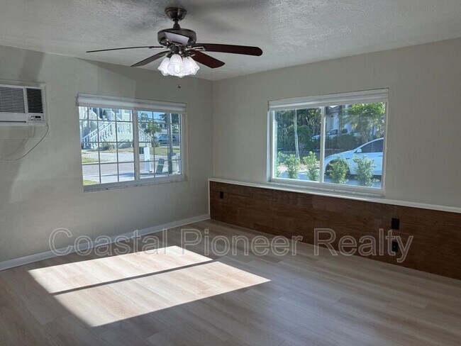 Building Photo - 185 175th Terrace Dr E