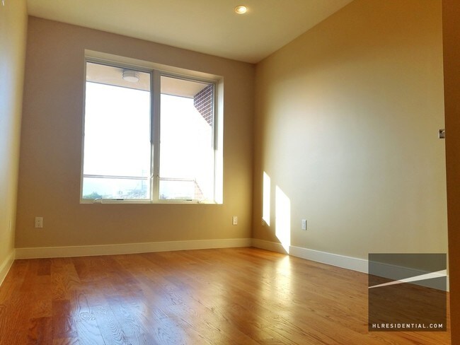 Foto del edificio - 2704 Hoyt Ave S