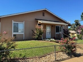 Building Photo - 2016 Spruce Cir